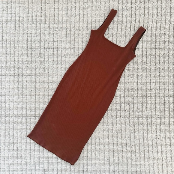 Lovers and Friends Fleur Midi Dress in Chocolate Brown - Picture 2 of 4